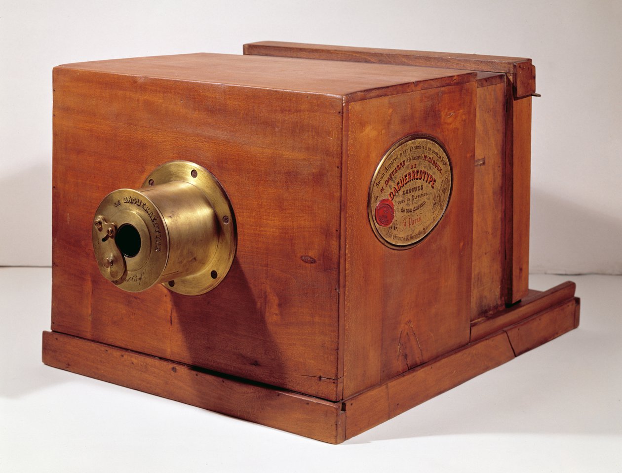 Kamera brukt av Louis-Jacques Daguerre (1787-1851) (tre og metall) av French School
