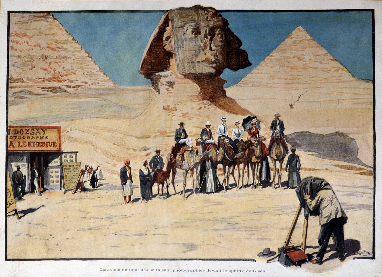Karavane av turister som blir fotografert foran Gizeh-sfinksen (Guiseh, Giza, Giza) av French School