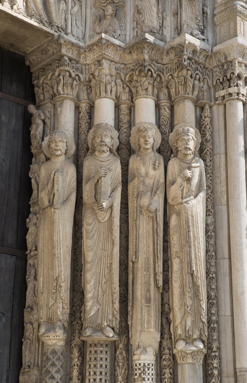 Cathedrale de chartres, detalj av brannen til høyre for den sentrale bukten av den kongelige porten, fra venstre til høyre, en profet, kong David, en dronning, Salomo av French School
