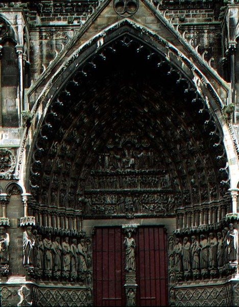 Sentralportalen til vestfasaden som viser den siste dommen (bilde) (for detaljer se 94631-32) av French School