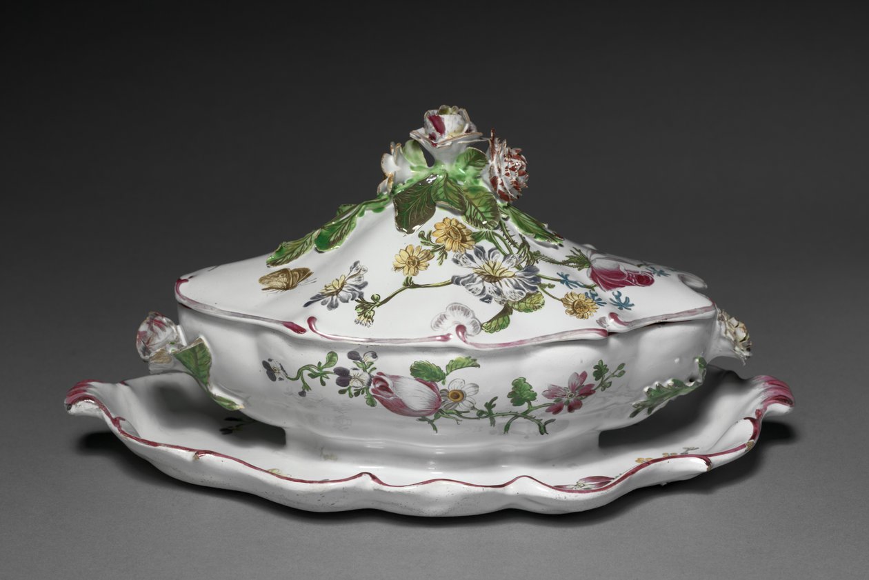 Dekket sauseterrin med festet stativ, produsent Veuve Perrin Factory, ca. 1765 av French School