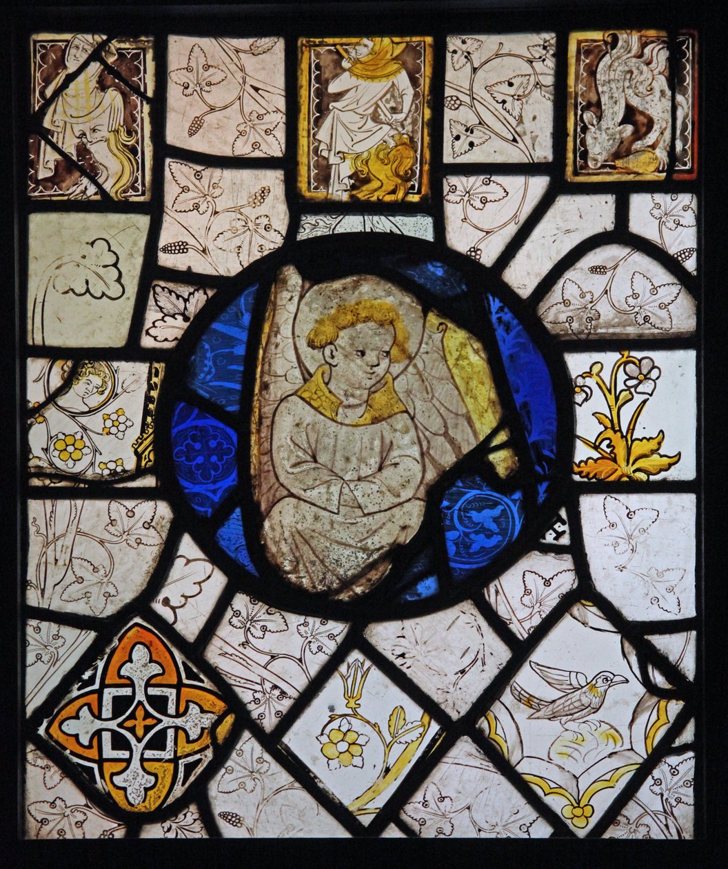 Fremstiller grisaille med grotesker og en engel; Normandie av French School