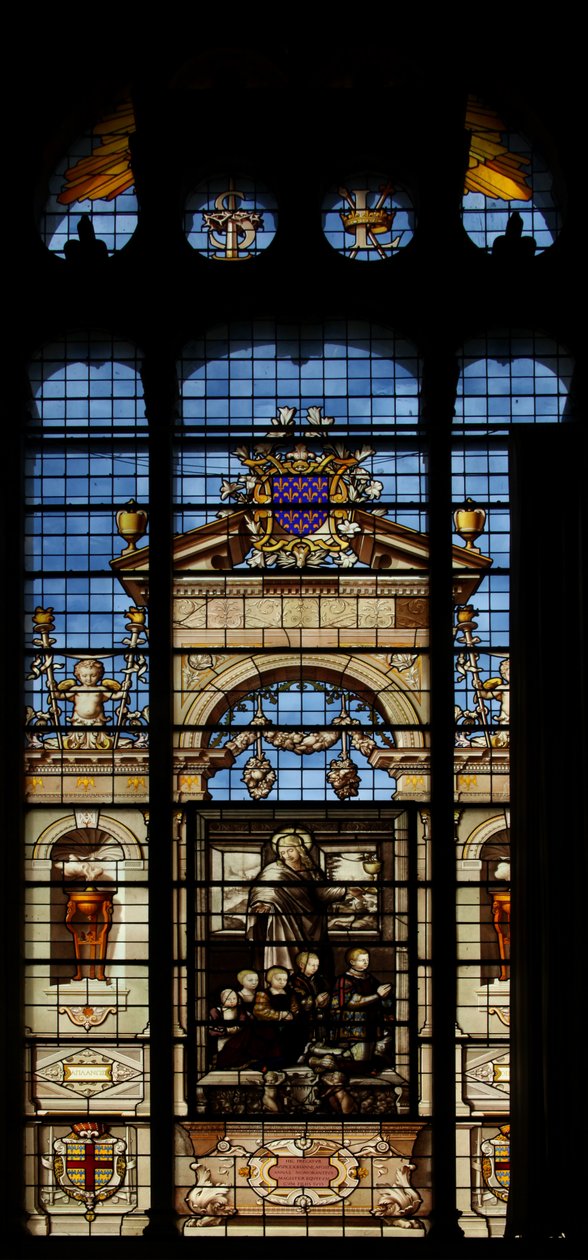 Viser sørvinduet i kapellet ved Chateau of Chantilly av French School
