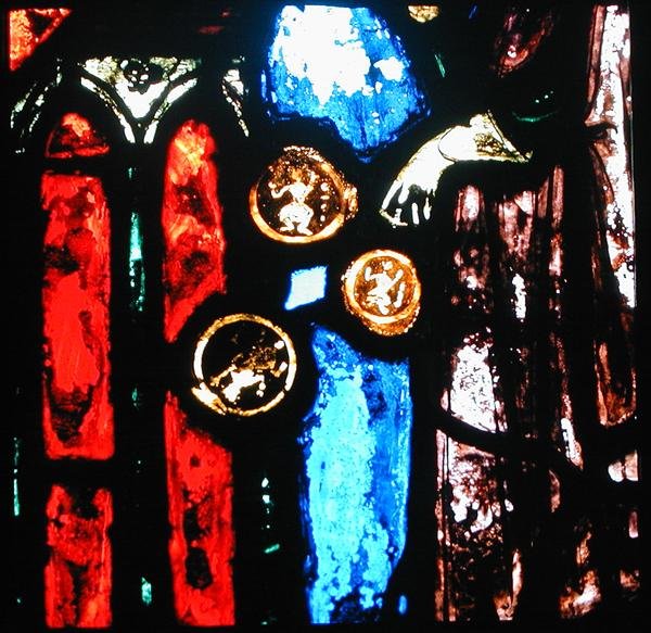 Detalj fra et av vinduene (farget glass) av French School