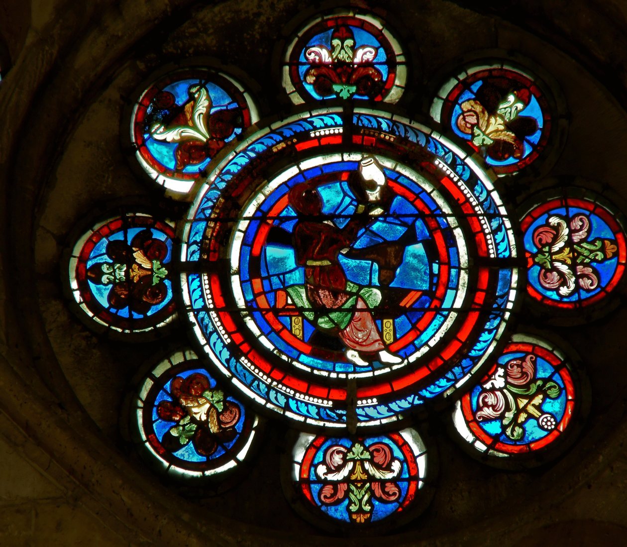Detalj fra nordrosevinduet som viser Medicine from the Liberal Arts av French School