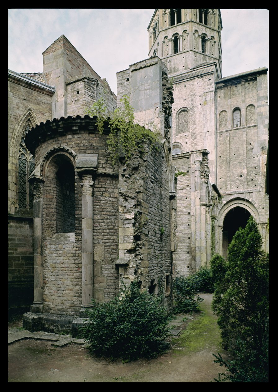 Utvendig visning av apsidiolen til Abbey Church, 1088-1130 av French School