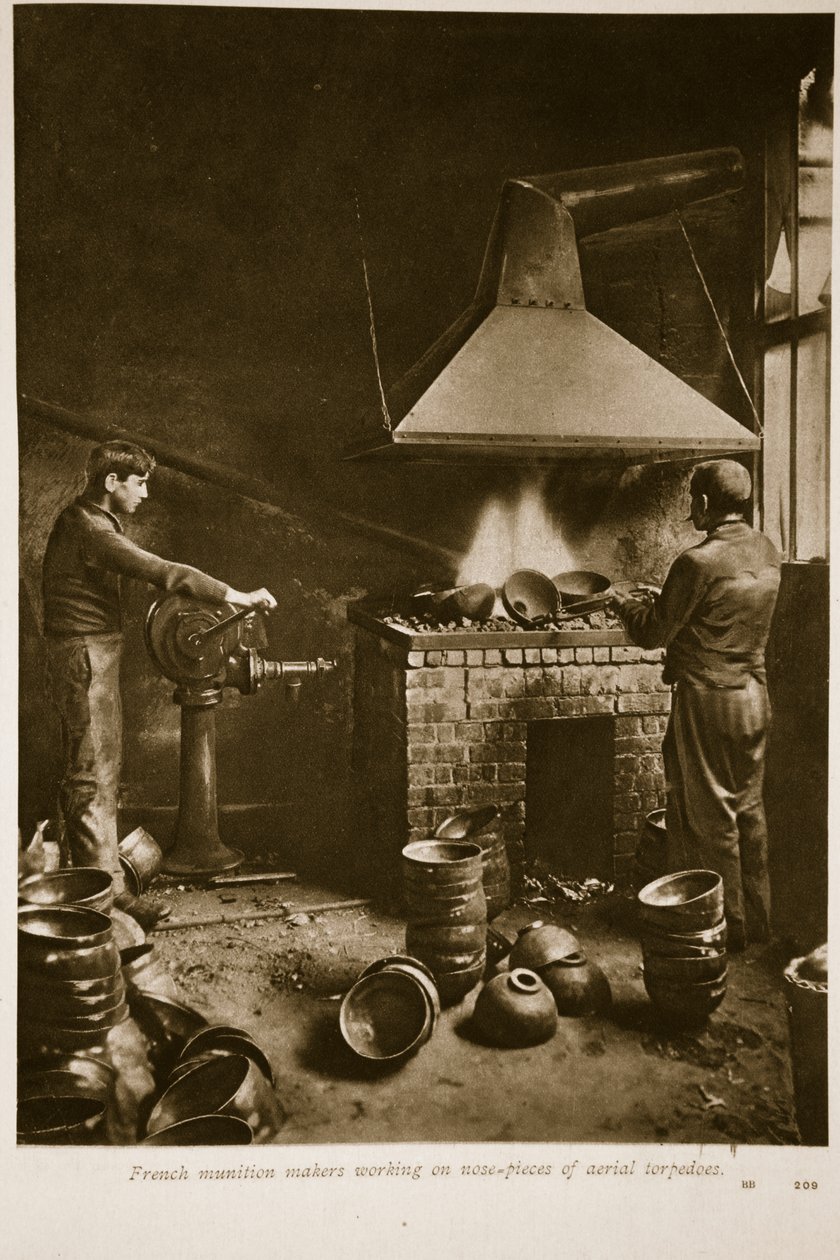 Franske ammunisjonsprodusenter som jobbet med nesestykker av lufttorpedoer, 1914-19 av French School