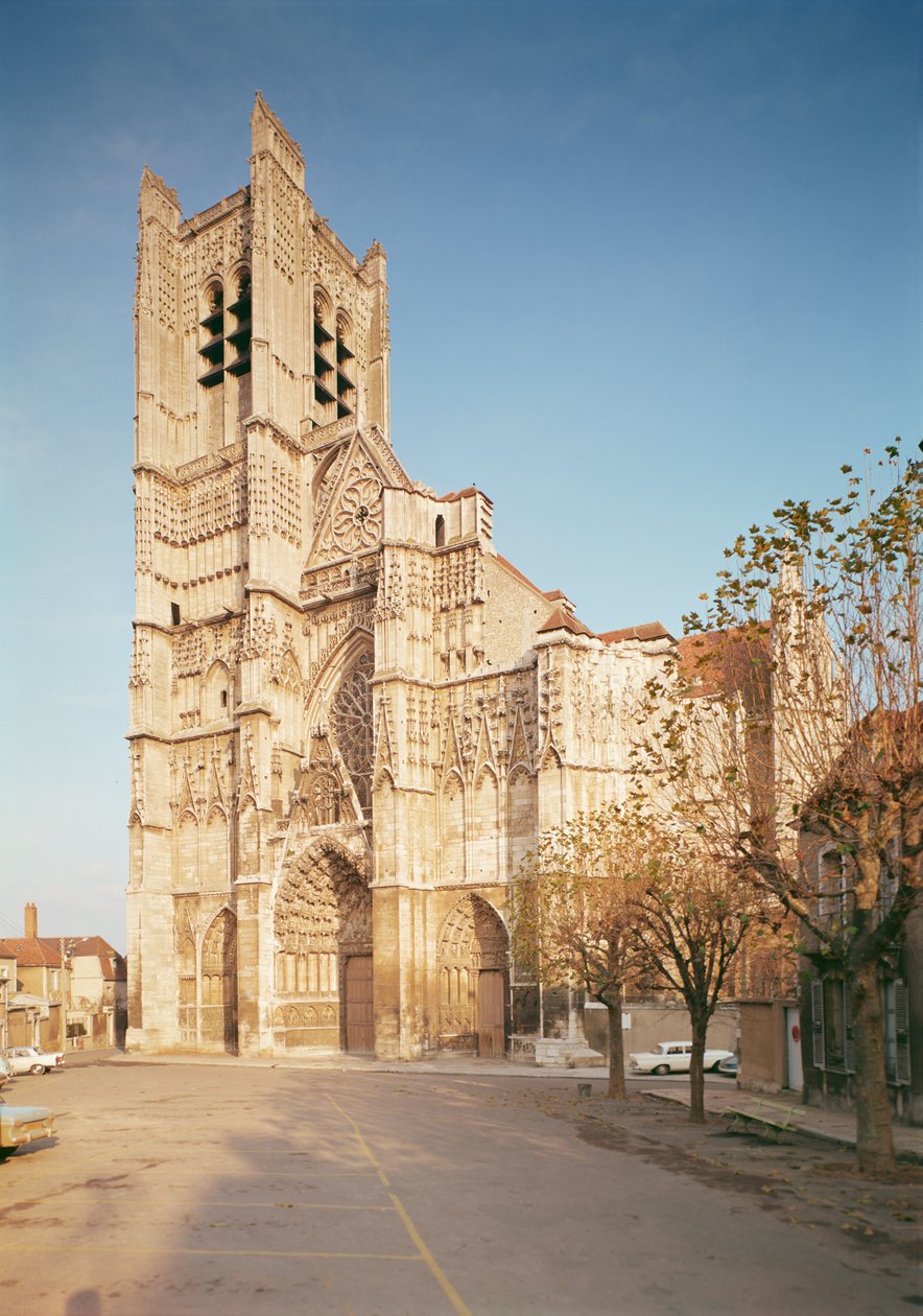Generell utsikt over vestfasaden, bygget 1200-1300-tallet av French School