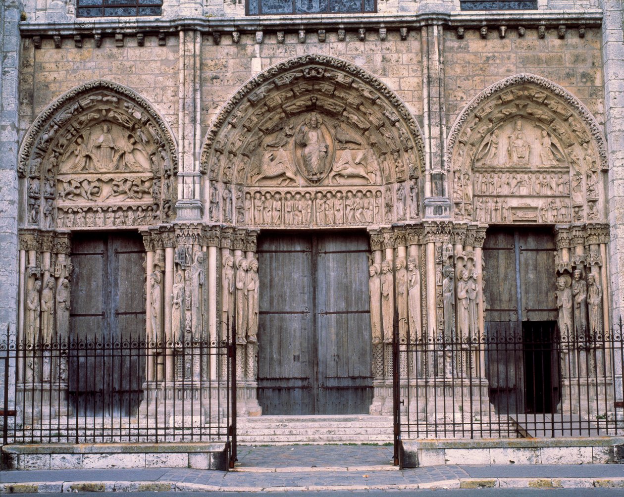 Gotisk arkitektur: kongeporten eller stor portal til den vestlige fasaden. Cathedrale Notre-Dame de Chartres (Eure og Loir). av French School