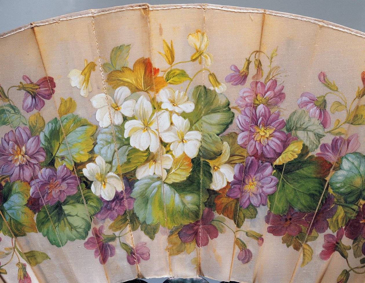 Håndvifte med blomstermotiver, malt silke og perlemor, laget av Felix Alexandre, Paris av French School