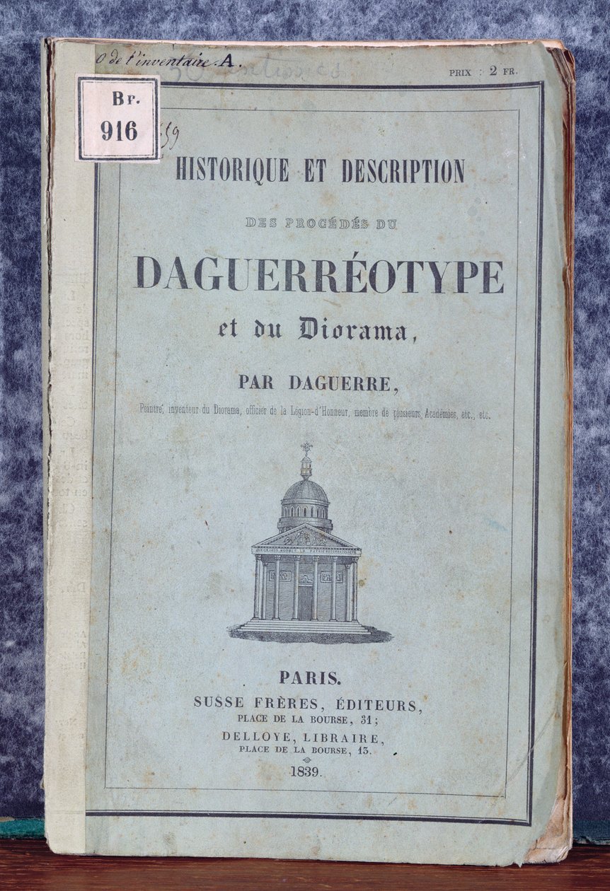 Historie og beskrivelse av prosessene til Daguerreotype og Diorama, manual som fulgte med kameraet markedsført av Daguerre og Giroux i 1839 av French School
