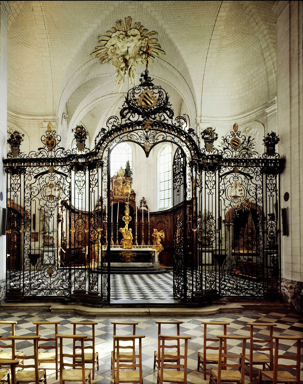 Interiør i Abbey of Valloires (cistercienser), nær Abbeville. Somme (80). av French School