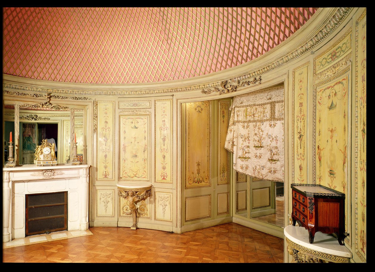 Interiøret på badet dekorert med panel av Christophe Huet (d.1759) av French School