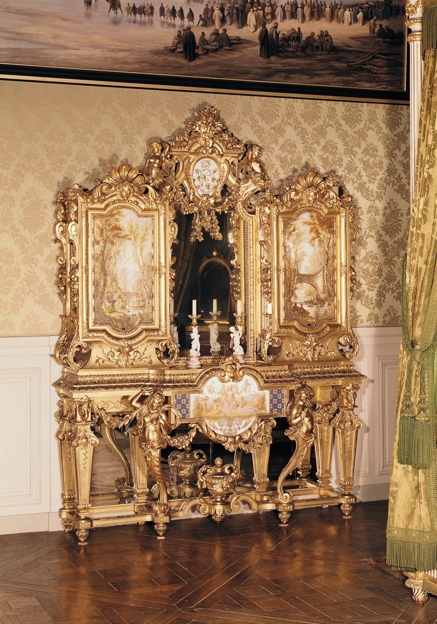 Smykkeskap som tilhører keiserinne Eugenie de Montijo Guzman (1826-1920) 1852-70 (forgylt bronse, forgylt tre og emalje) av French School