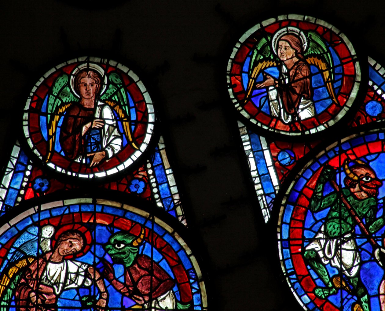 Siste dom: St. Matthews engel og en annen engel over djevler som krever sjeler (w143) av French School