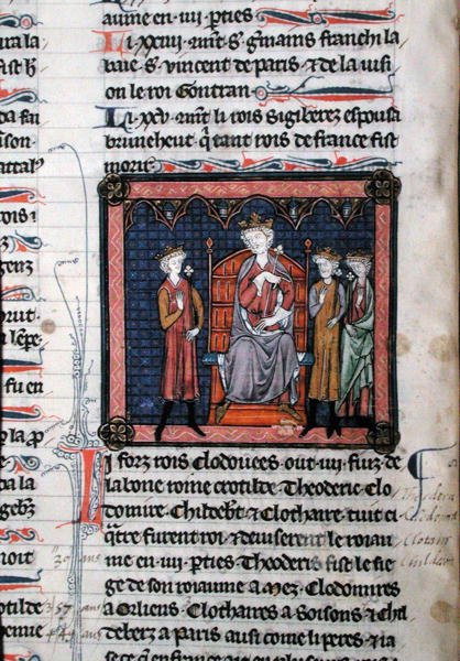 MS.782 Childeric II (ca. 650-675), Clodomir (ca. 495-524) og muligens Theodoric, representert som under beskyttelse av kong Clotaire I (ca. 497-561), sittende på en trone, miniatyr fra Chroniques de Saint-Denis (vellum) av French School