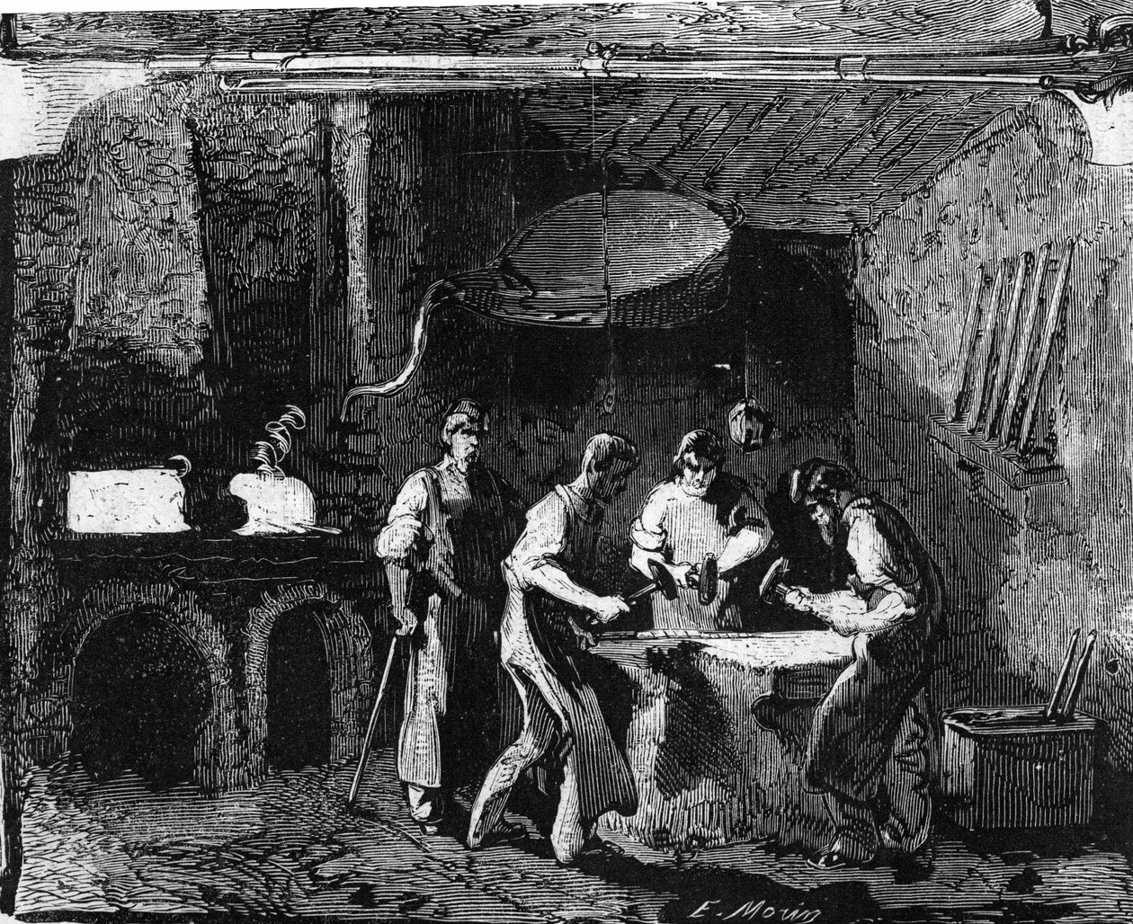Produksjon av riflekanoner: arbeidere som arbeider med jern med hammer, etter smelting, for å lage plater. Gravering i "" Le Monde Illustré"" nr. 35 av 12. desember 1857. av French School