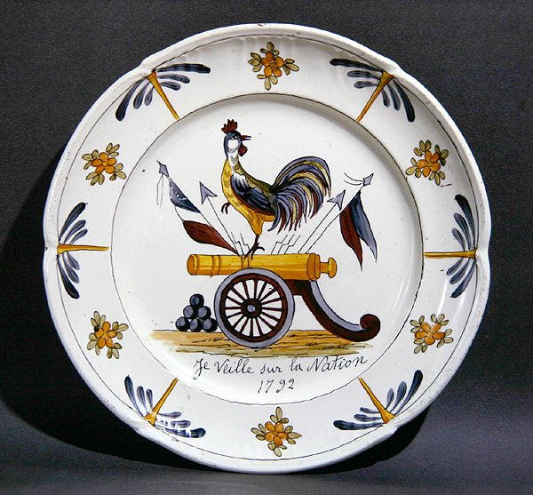 Nevers plate som viser en hane på en kanon av French School