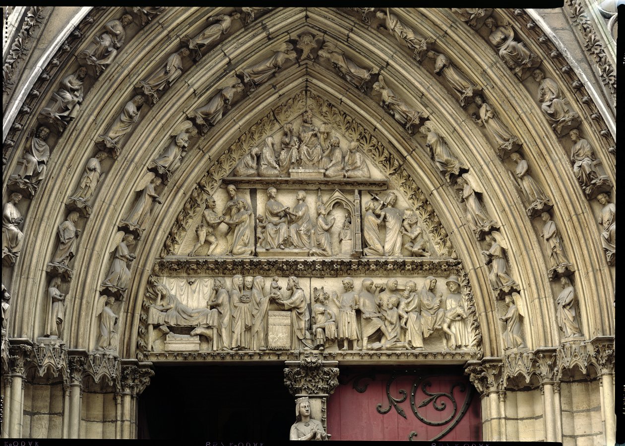 North transept portal, detail of tympanum depicting scenes from The Infancy of Christ and the Story of Theophilus av French School