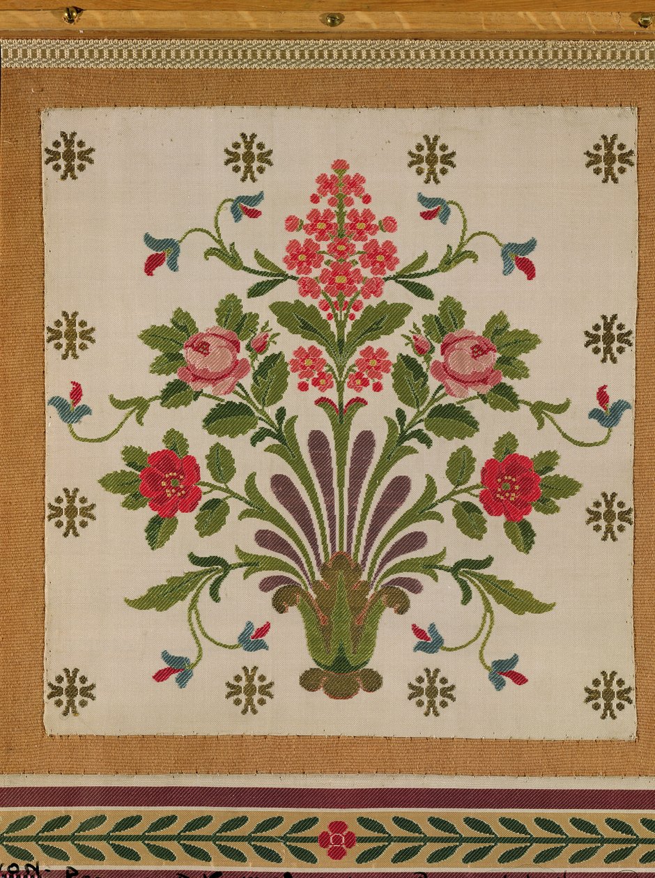 Panel av silke med en bukett blomster fra Pernon, Lyons (silke) av French School