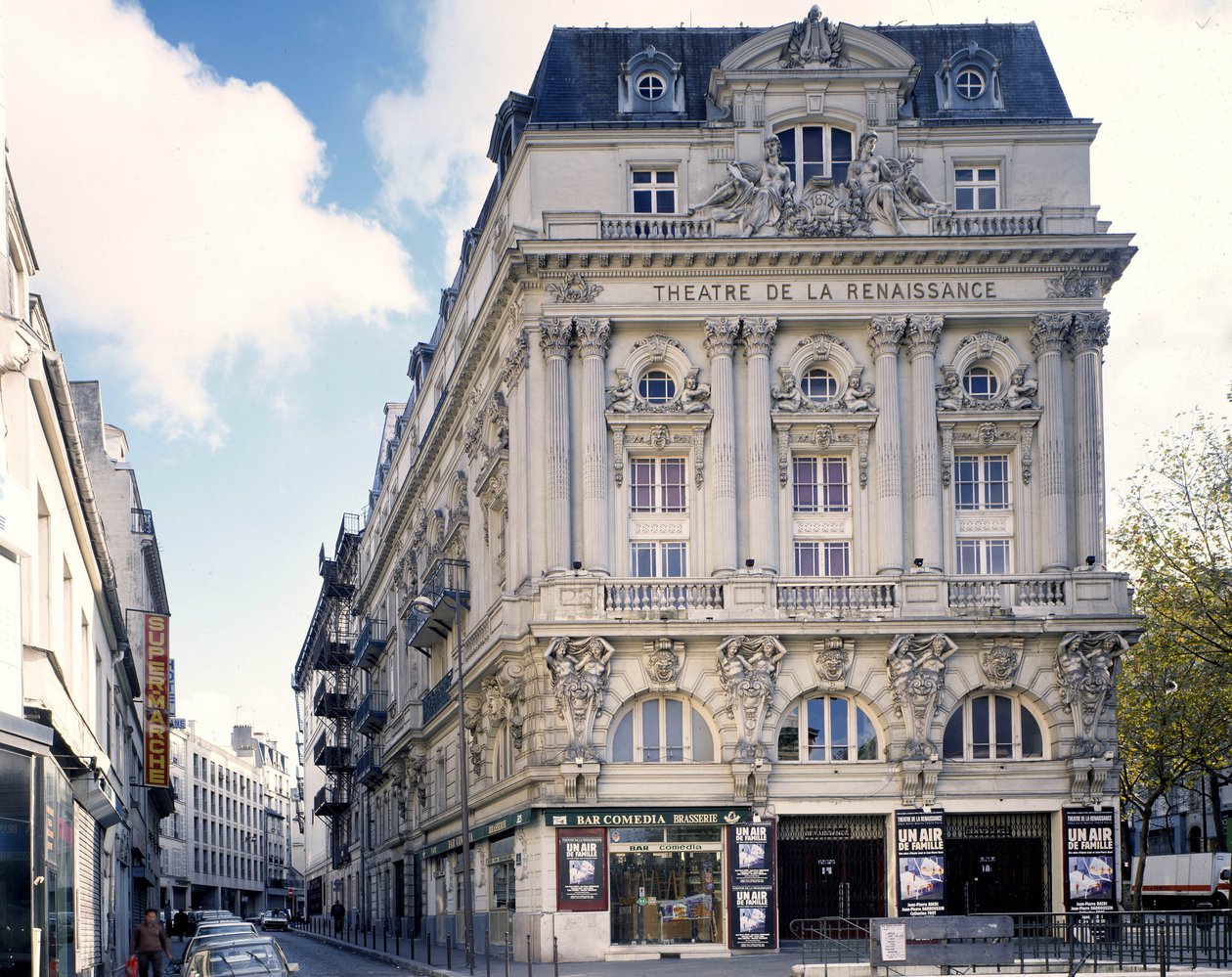 Paris (X. arrondissement). av French School