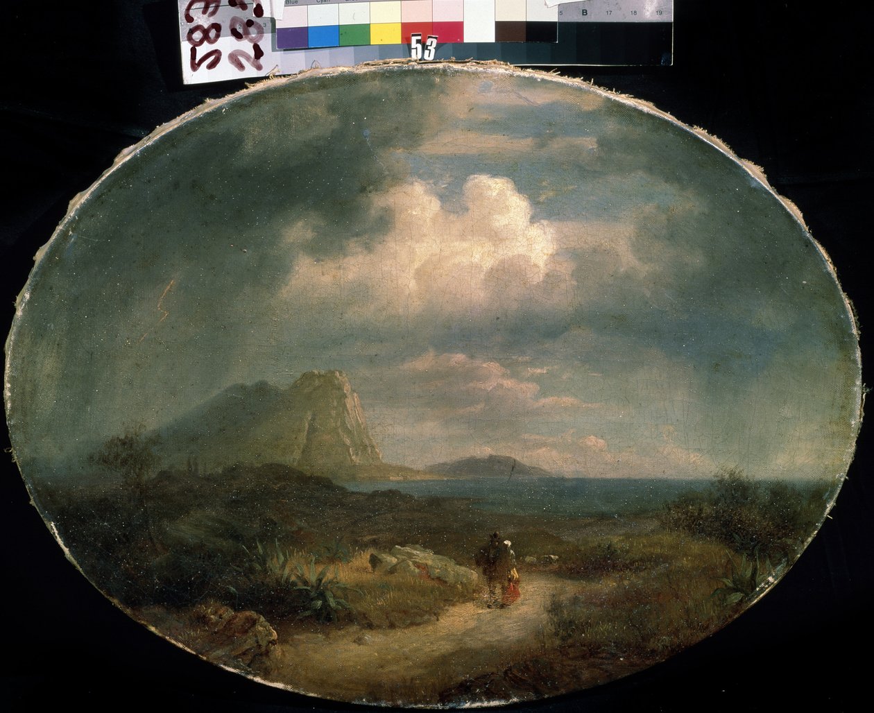 ""Italiensk landskap"" Strandlandskap i stormfullt vær med et par som går på en vei. Maleri av den franske skolen fra begynnelsen av 1800-tallet. Mikhail Kroshitsky kunstmuseum, Sevastopol (Sevastopol) Ukraina av French School