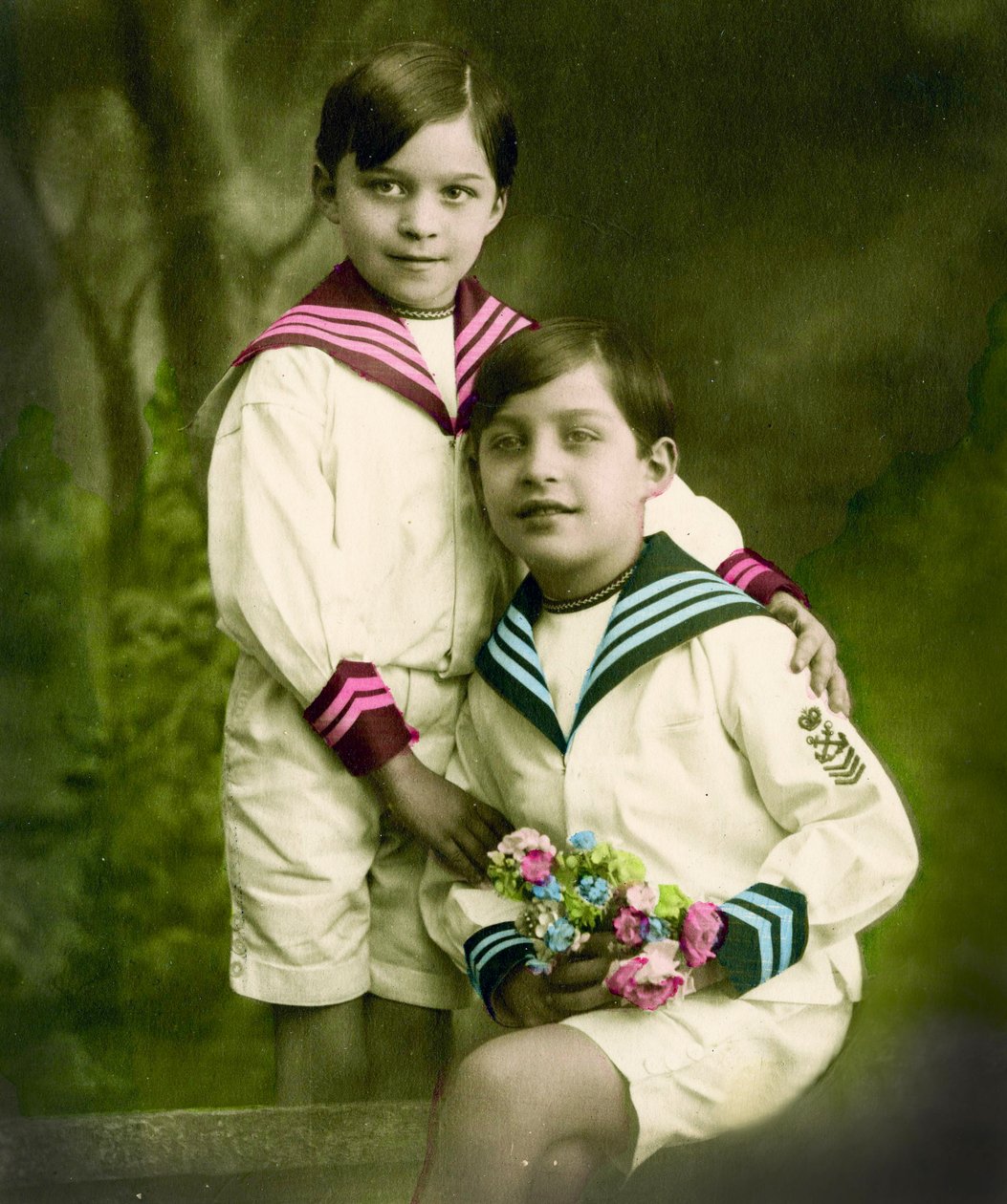 Portrett av to gutter ca. 1898 (håndfarget bilde) av French School