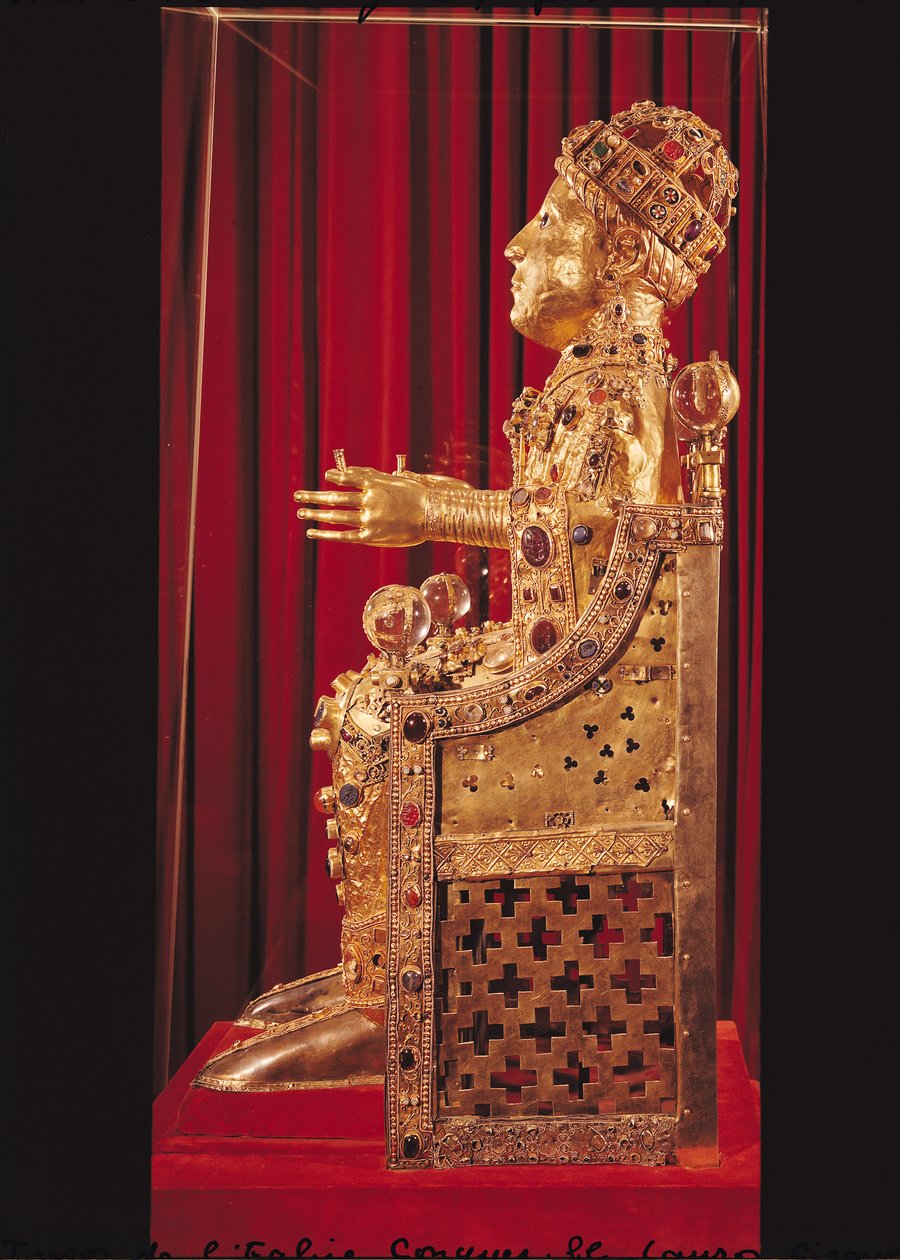 Relikviestatue av Saint Foy, ca. 980 (gull, sølv, tre, edelstener og halvedelstener) (se 121295 og 162668) av French School