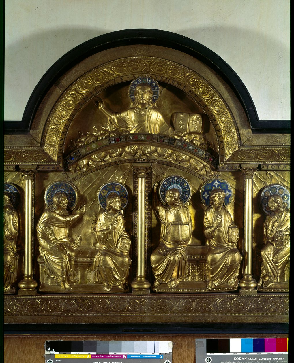 Romansk kunst: altertavle av Pentecote: antependium i tre, kobber og emalje. Detalj. Fra Stavelot (Meuse) Rundt 1160-1170. Paris, Nasjonalmuseet for middelalderen, Thermes de Cluny av French School