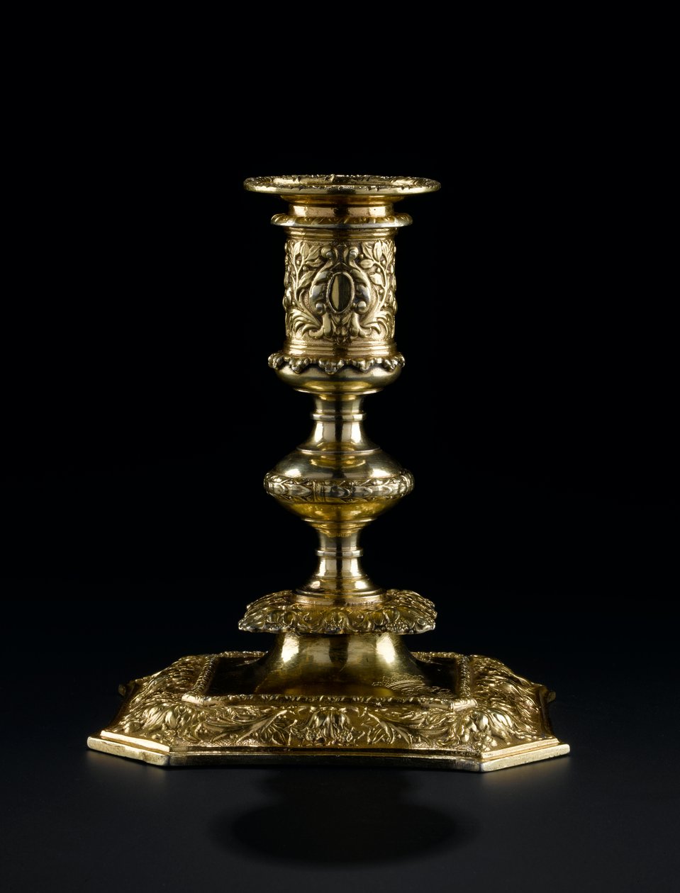 Sølvforgylt lysestake med avtakbar dyse, fra toaletttjenesten Lennoxlove, eid av Frances Teresa Stewart, hertuginne av Richmond og Lennox: French, Paris, av Pierre Masse, 1661 - 1662 av French School