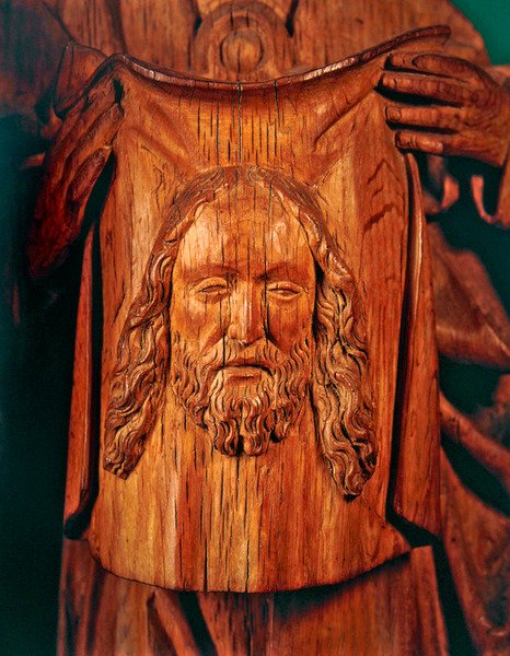 St. Veronicas Veil holdt av en engel, ca. 1500 (eik) av French School