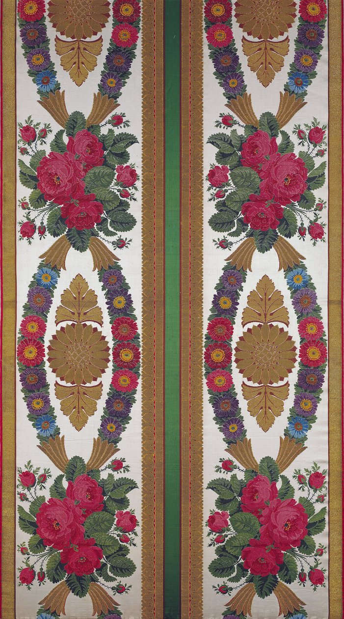 Tekstil med kranser av tusenfryd og buketter av roser av Cousin and Bony, Bissardon, Lyon, 1811 (brodert sateng) av French School
