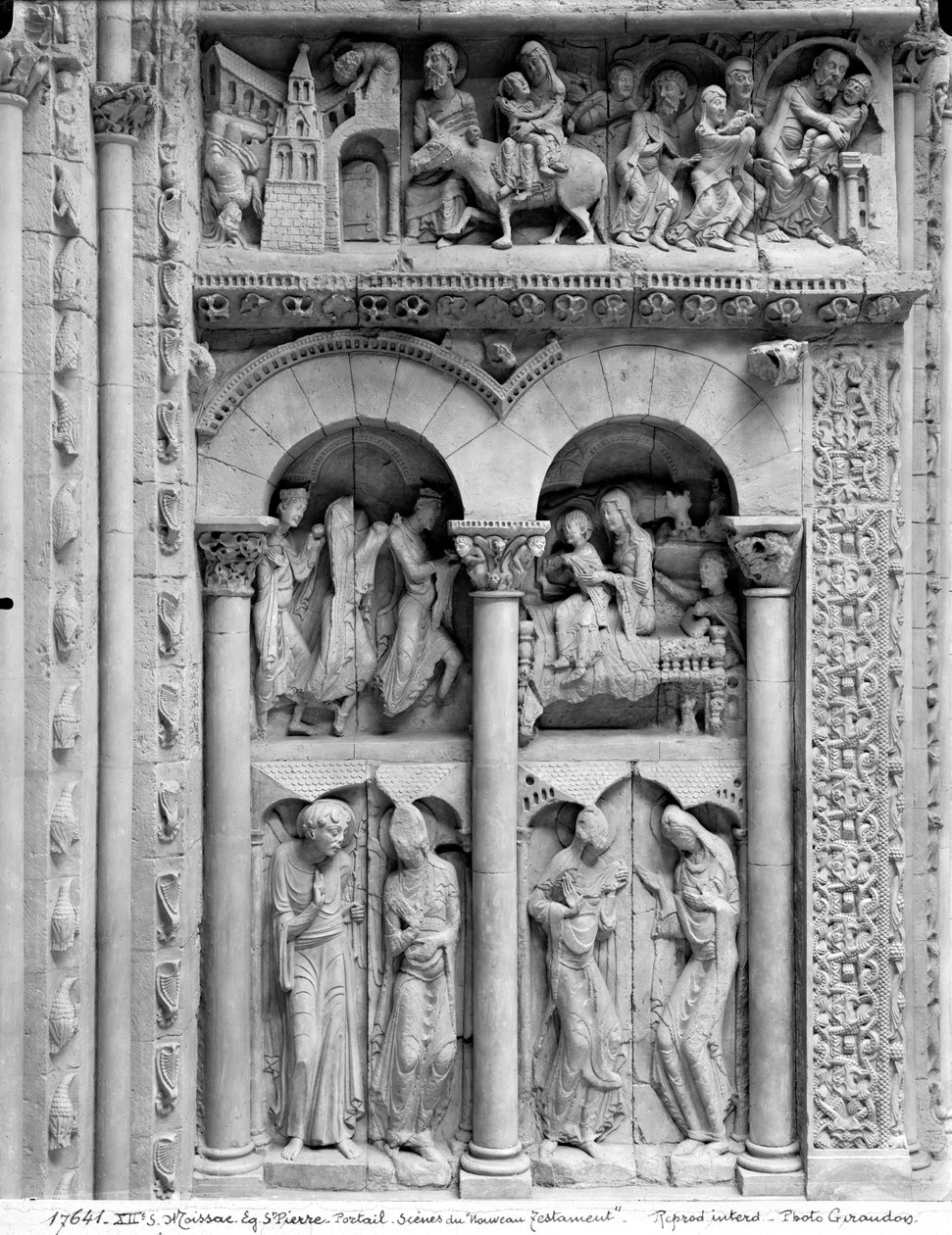 Bebudelsen, besøket, tilbedelsen av magiene, fra sørportalen, ca. 1130 av French School