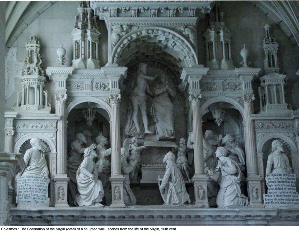 The Assumption of the Virgin i det nordlige tverrskipet av French School
