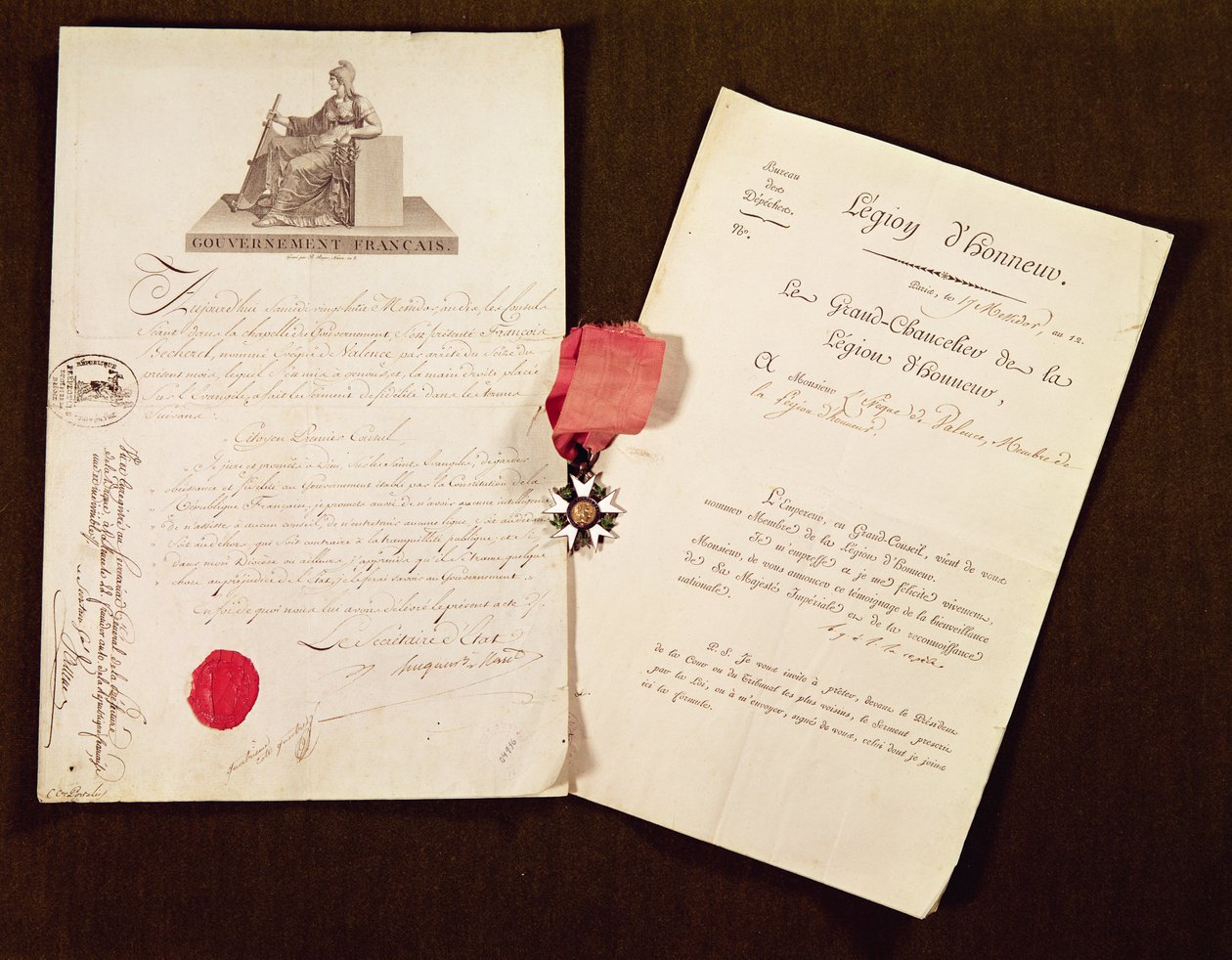 Dokumentene og medaljen fra Francois Becherels utnevnelse til ridder av Æreslegionen 17. juli 1802 (blandet media) av French School