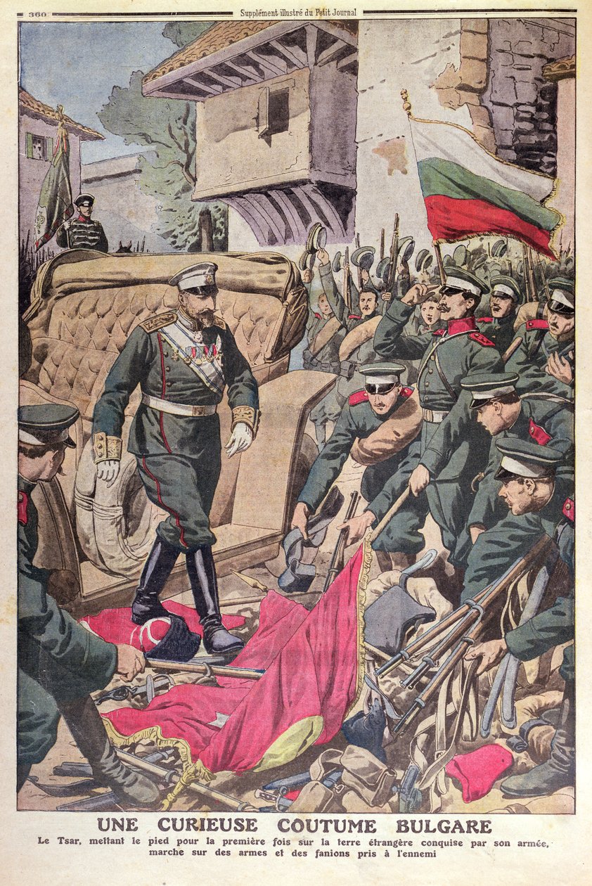 Tsar Ferdinand I (1861-1948) fra Bulgaria går over fangede flagg under Balkankrigen i 1912, november 1912 av French School
