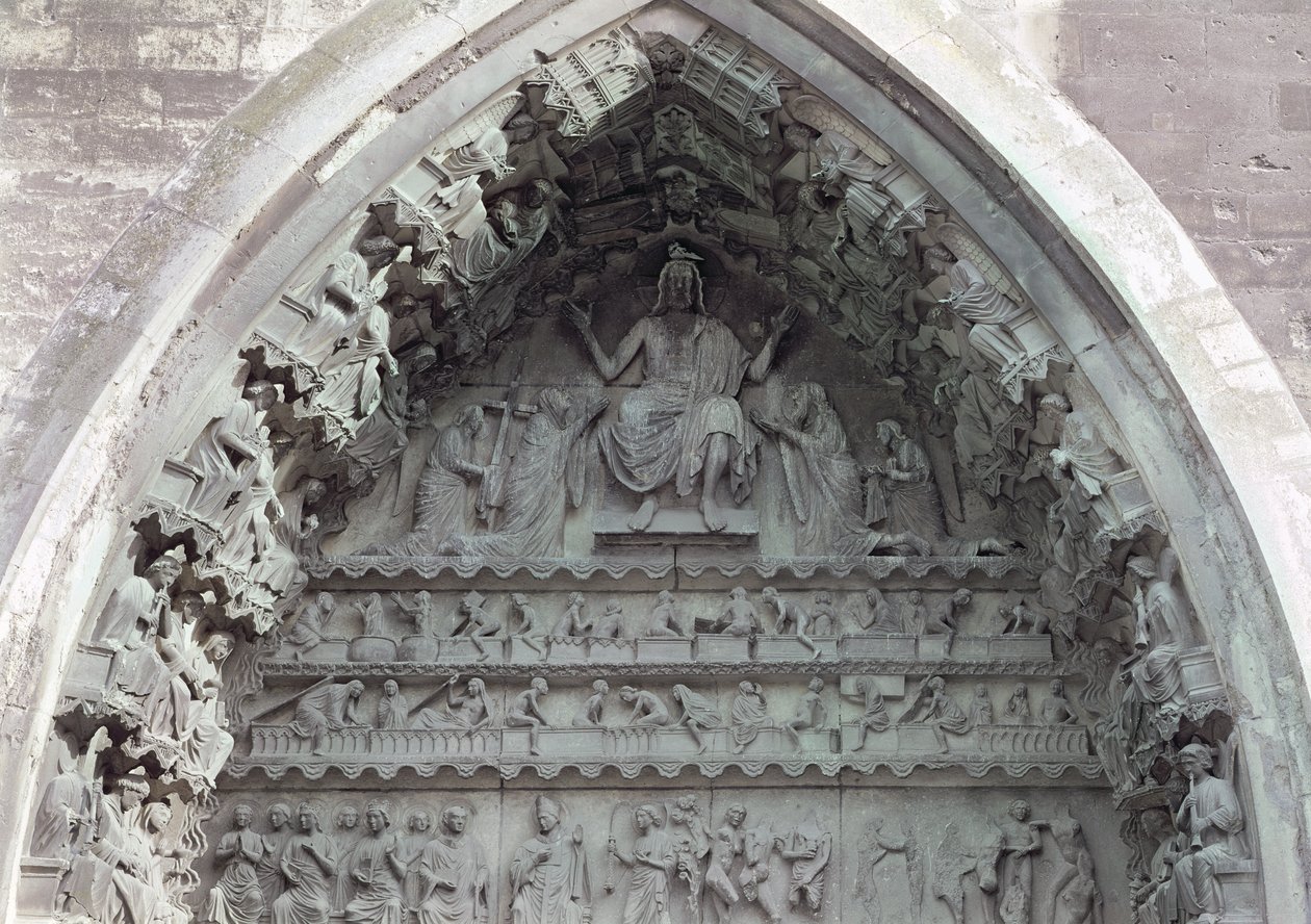 Tympanum fra venstre portal av det nordlige tverrarm som viser den siste dommen, 1225-40 av French School