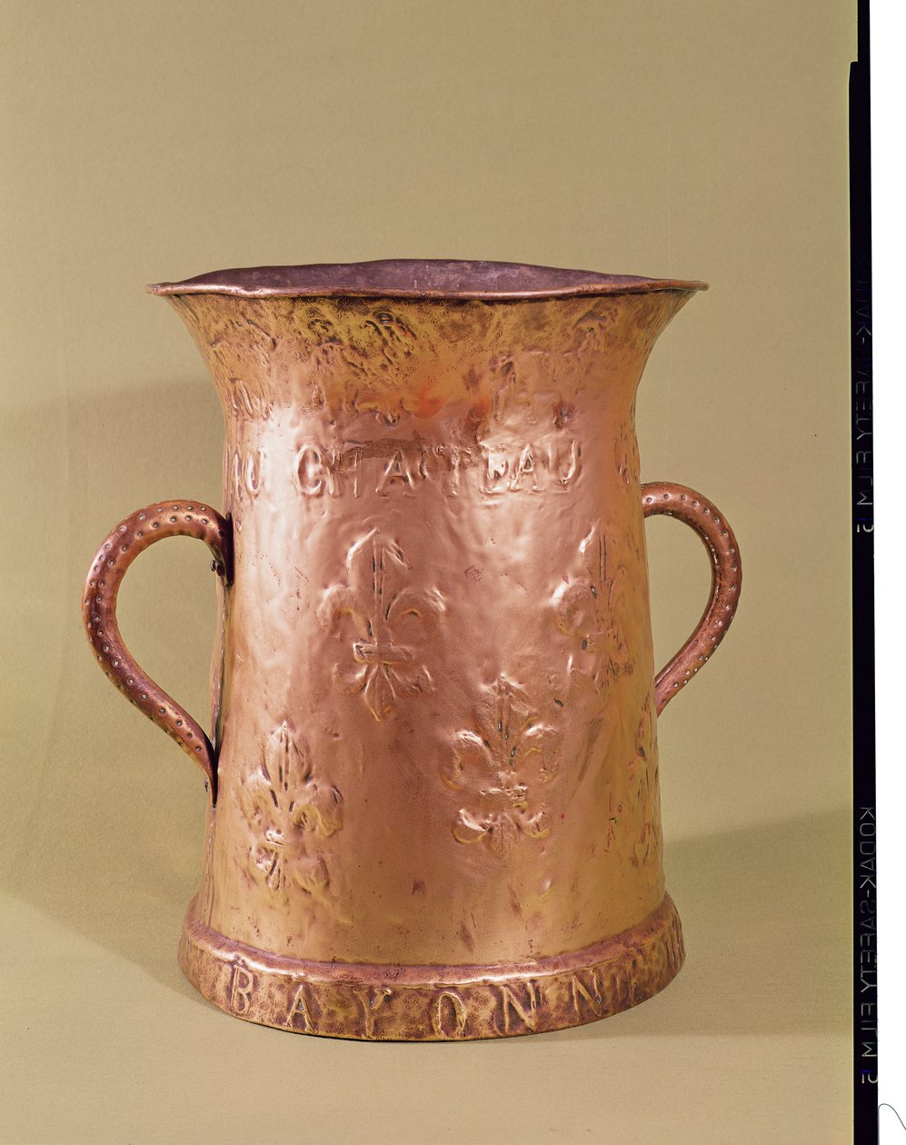 Vase, fra Bayonne av French School