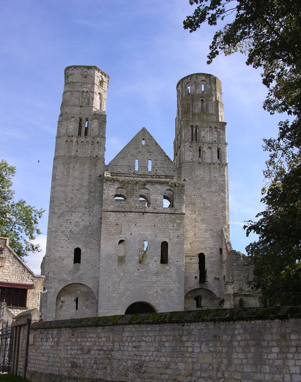 Utsikt over Jumieges Abbey av French School
