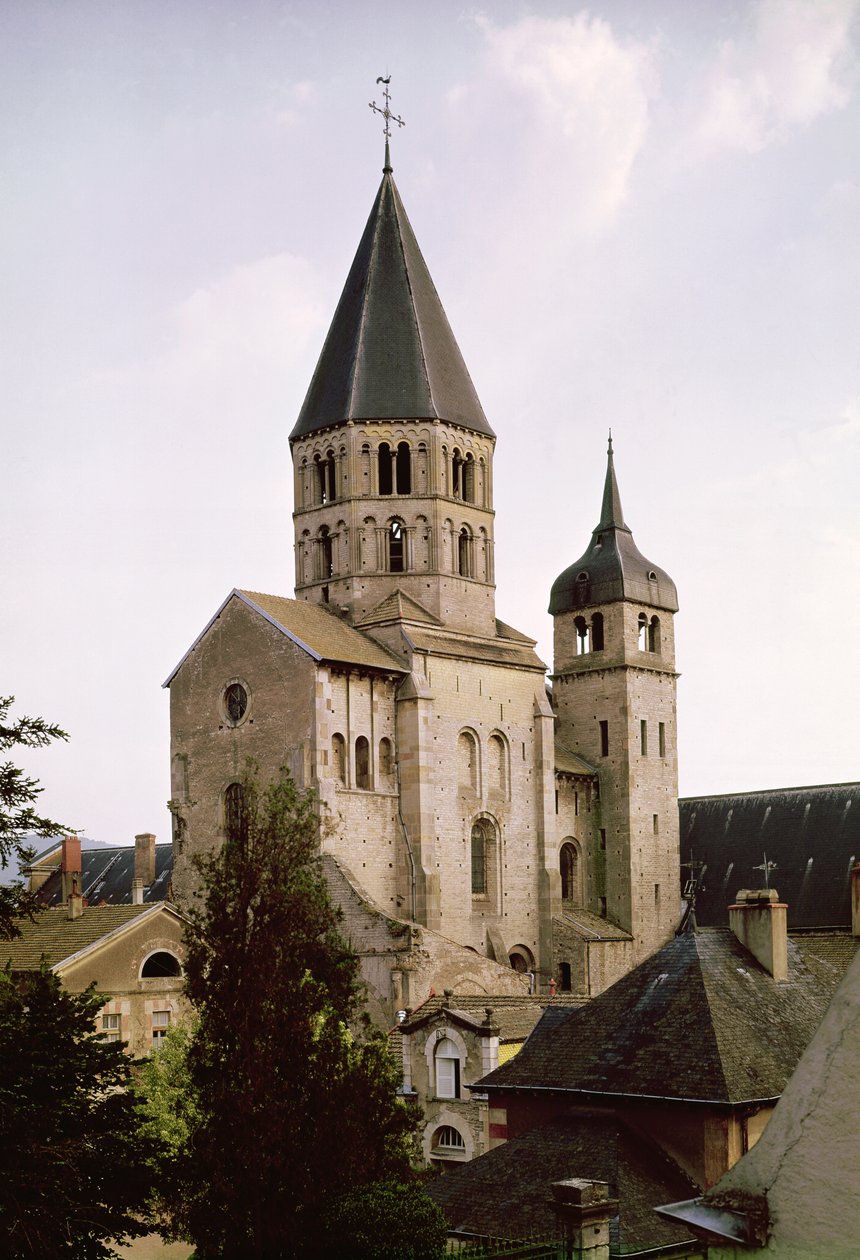 Utsikt over Clocher de lEau Benite i Abbey Church, 1088-1130 av French School