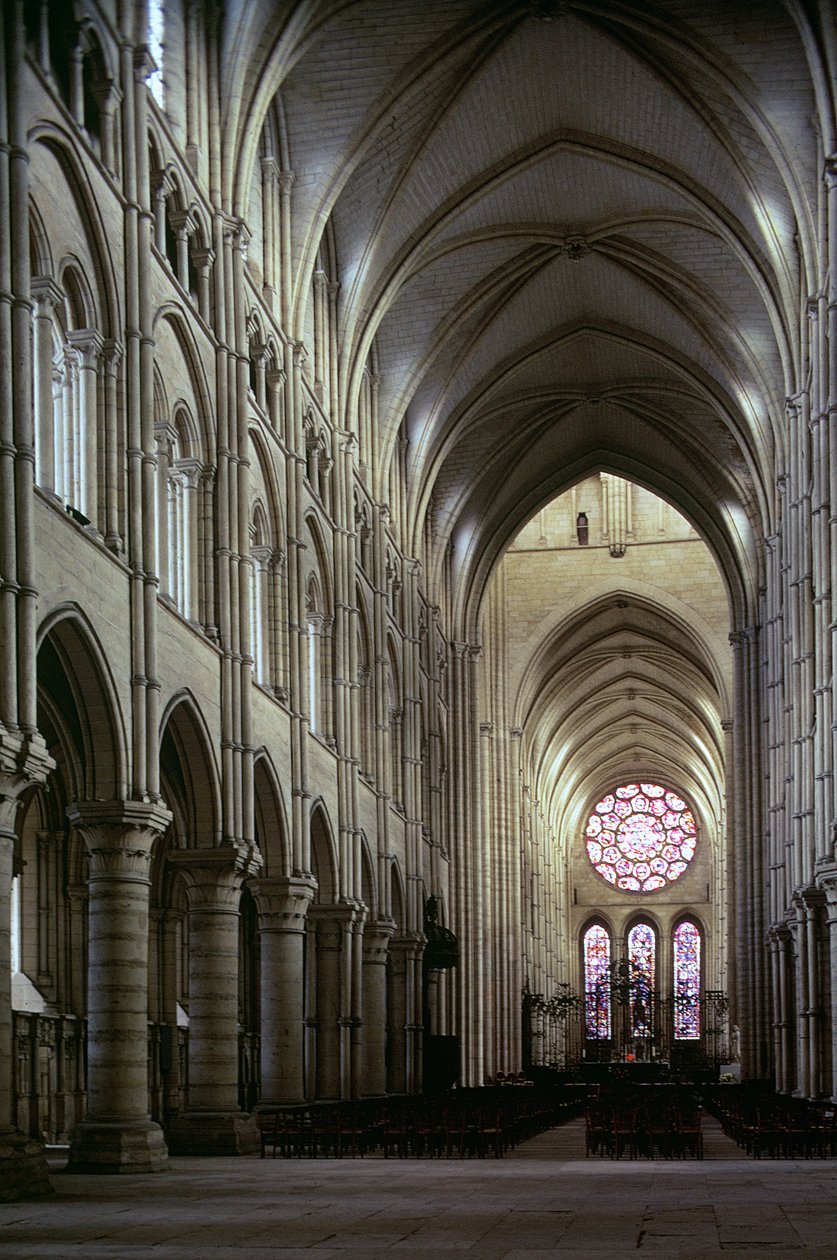 Utsikt over skipet mot øst, ferdigstilt ca. 1230 av French School