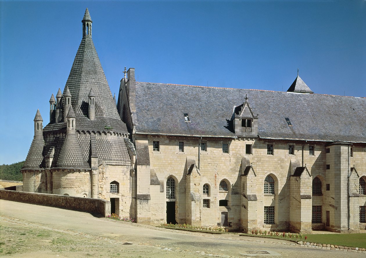 Utsikt over Tour dEvrault og spisesalen av French School
