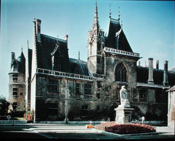 Utsikt over eksteriøret, 1443-51 av French School