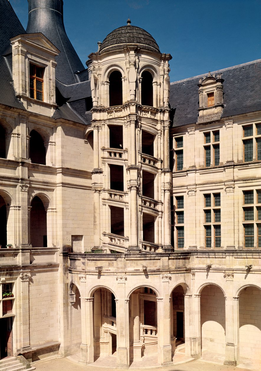 Utsikt over hovedtrappen, 1519-46 av French School