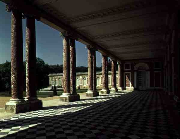 Utsikt over terrassen på høyre fløy av Grand Trianon, ca. 1725 (bilde) av French School