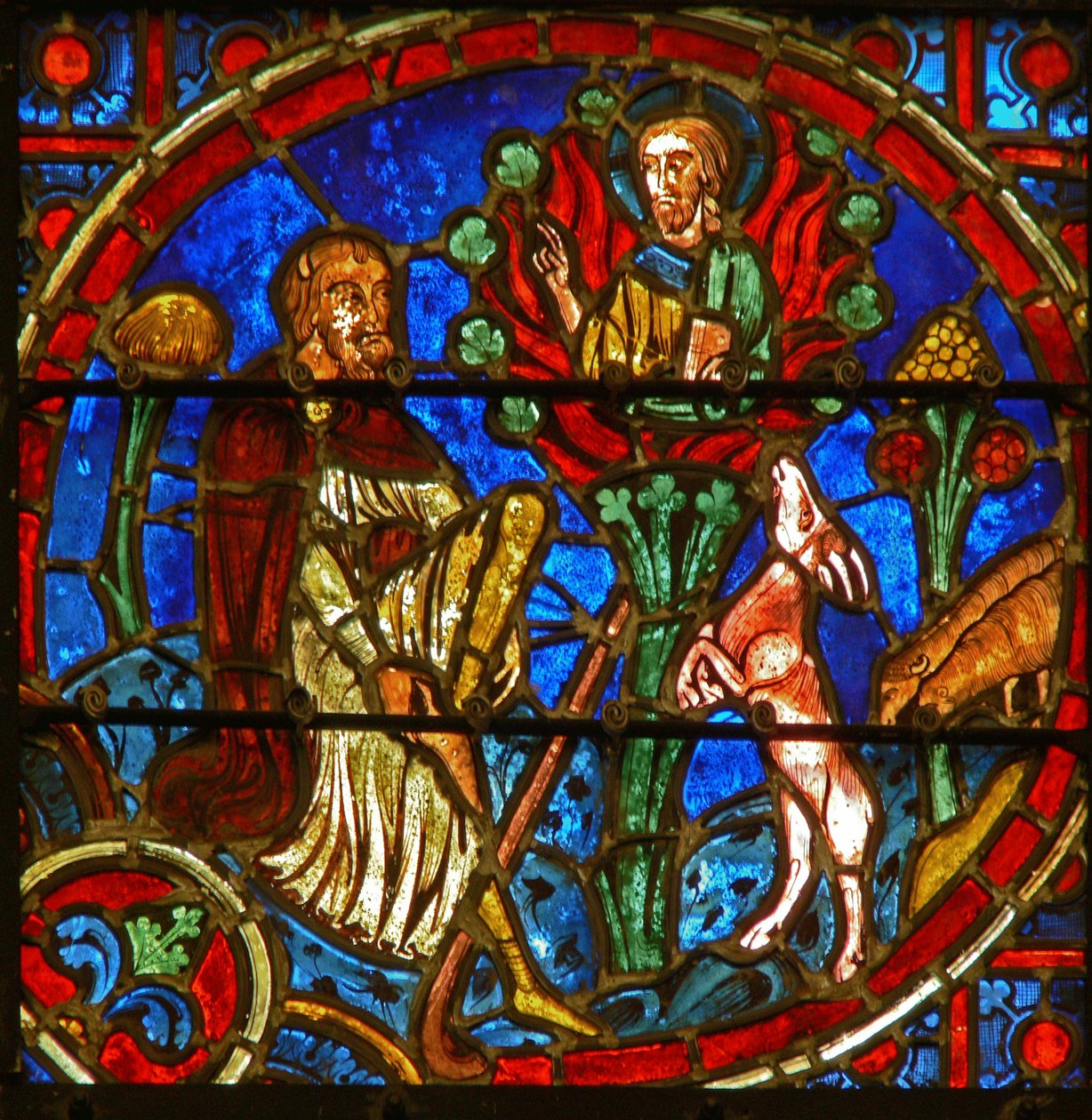 Vindu som viser Moses og den brennende busken av French School