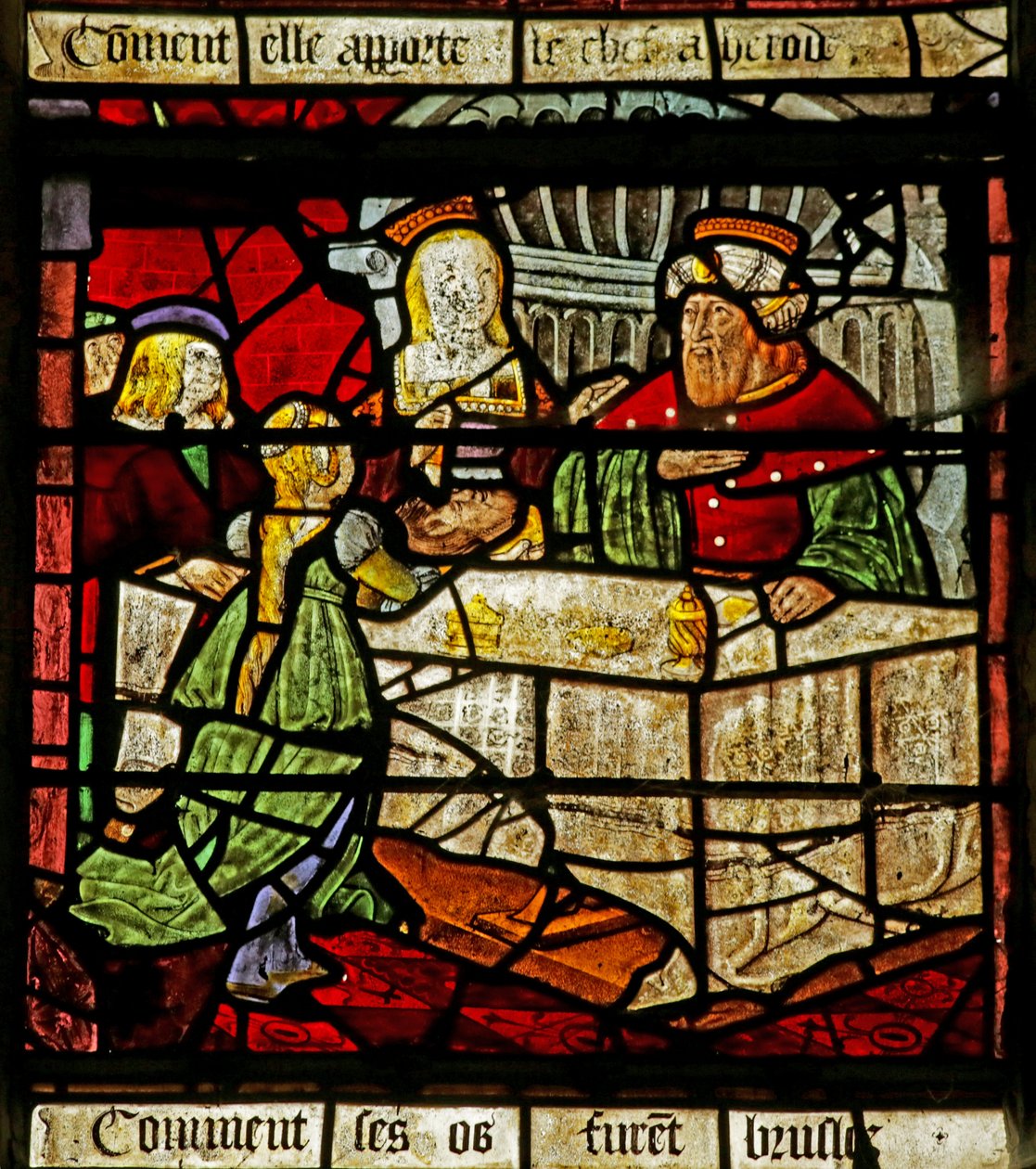 Vindu som viser døperen Johannes og Herodes som mottar hodet hans (farget glass) av French School