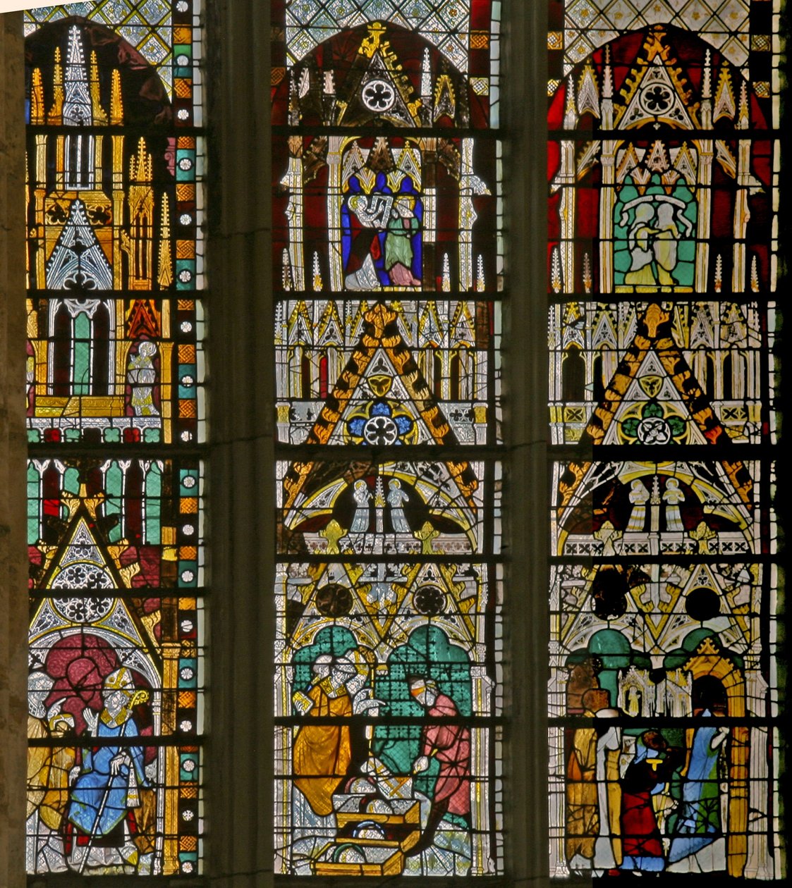 Vindu w17 som viser scener fra St Stephens liv og historien om hans relikvier. av French School