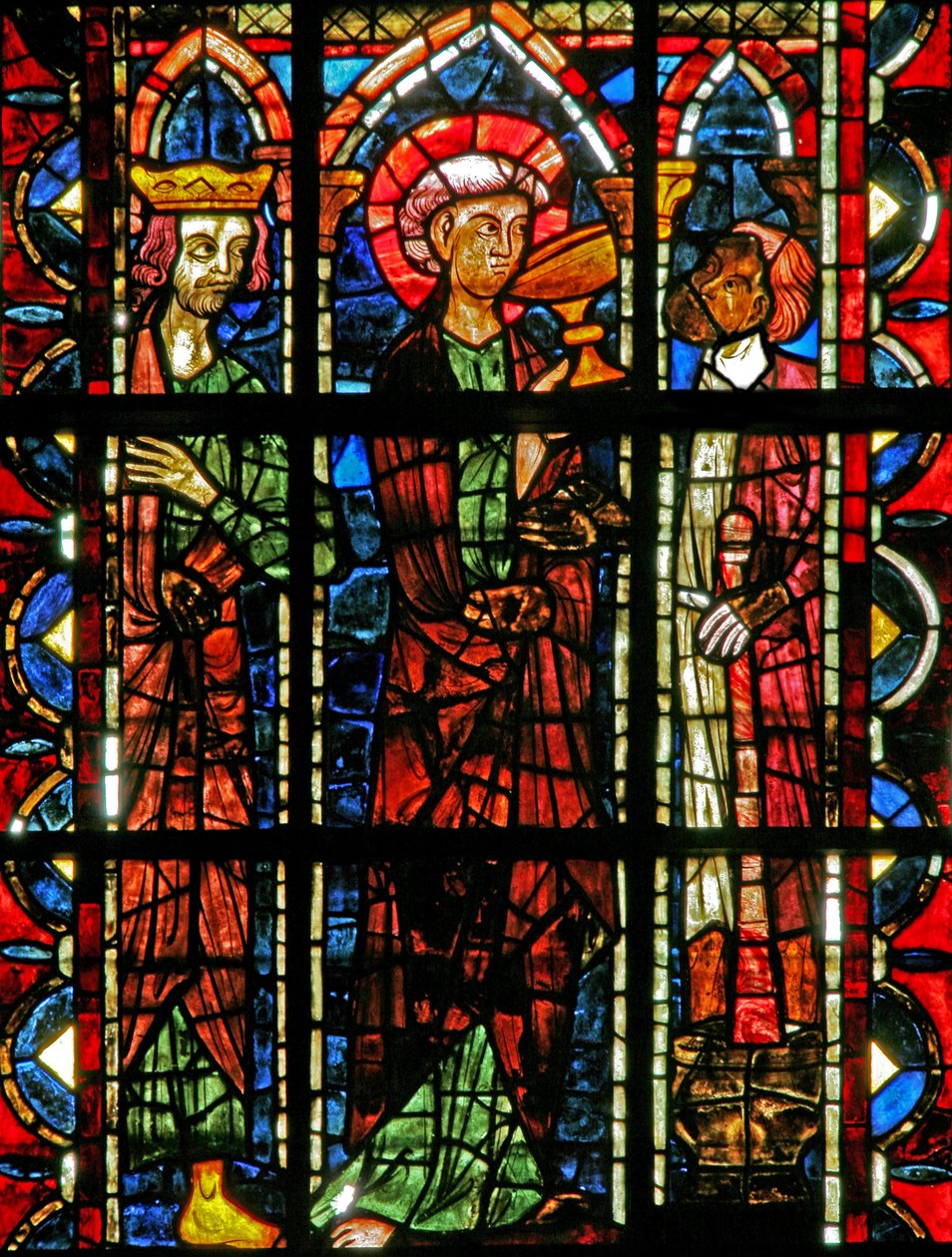Vindu w202 som viser en scene fra legenden om St John: helgenen og den forgiftede koppen av French School