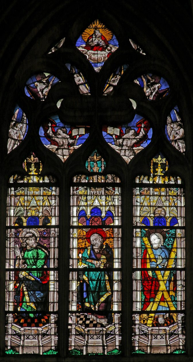 Vindu w208 som viser St. Peter, St. Paul og St. Andrew av French School